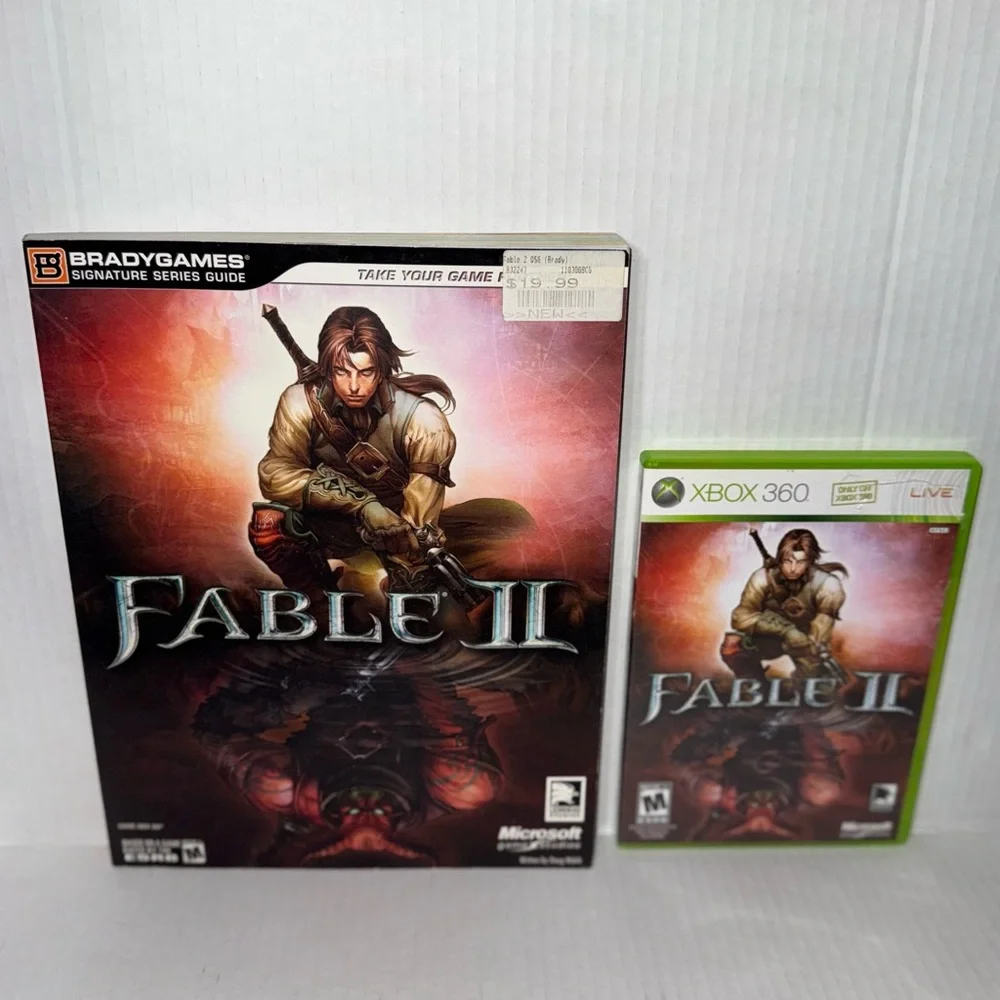Xbox 360 Game Fable II RPG game with collectible  strategy guide  estate item
